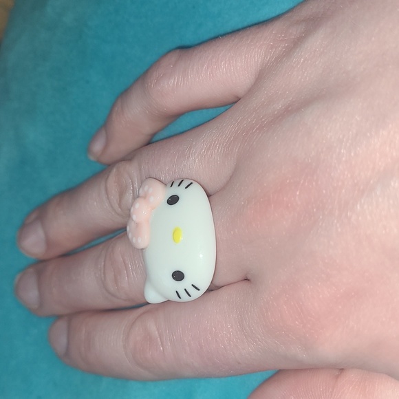 Hello Kitty Adjustable Ring - Picture 5 of 11